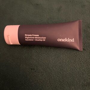 onekind Dream Cream Nighttime Moisturizer - Deep Plum with Pink Cap